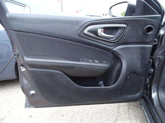 2016 Chrysler 200 Limited 4Dr Sedan